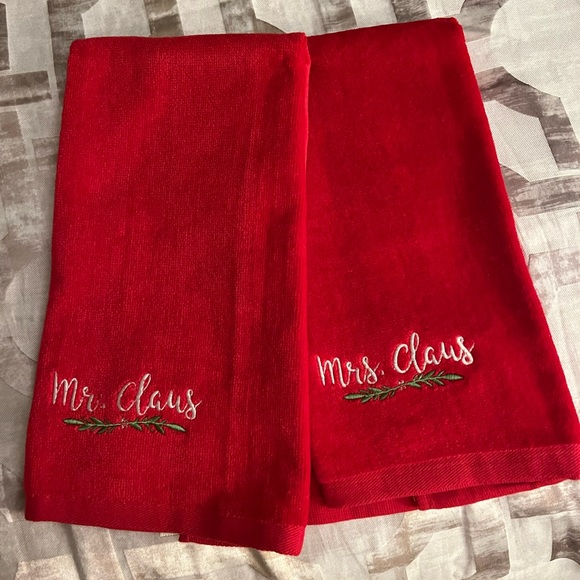 Kohl's Bath New Without Tags Set Of 2 Mr Mrs Claus Hand Towels
